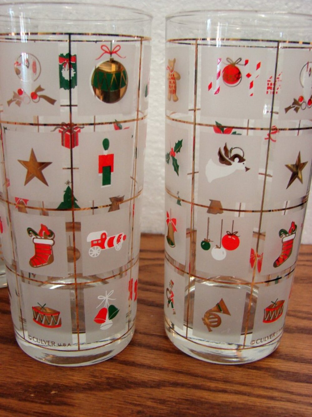 Culver 22-Karat Gold Trimmed 1970’s Christmas Potpourri Frosted Glasses Set of 3